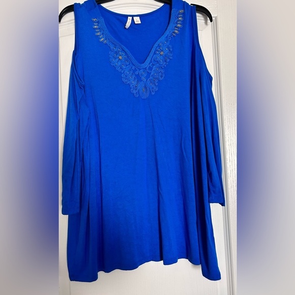 Tops - Cato Cold Shoulder 3/4 Length Sleeve Top Size L Royal Blue